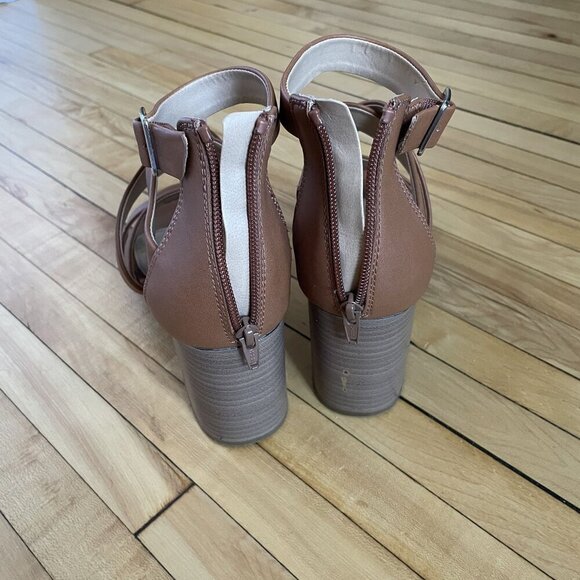 Time & Tru Memory Foam Strappy Heels Size 11 Light Brown summery wedding shoes - Picture 6 of 7